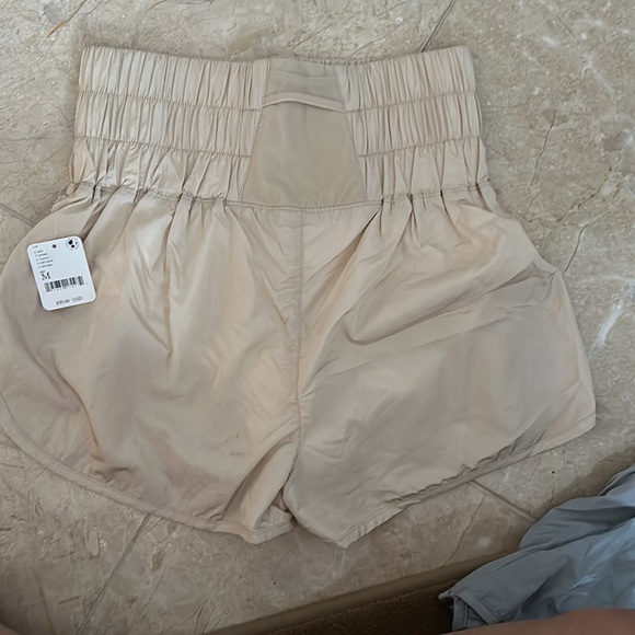 Free People Movement Shorts Brand new with Tags - Picture 2 of 2